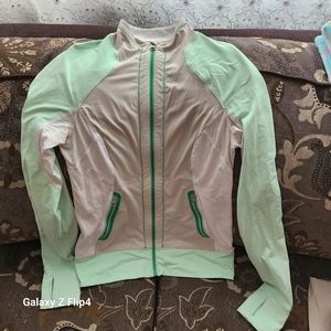 Lululemon size 4